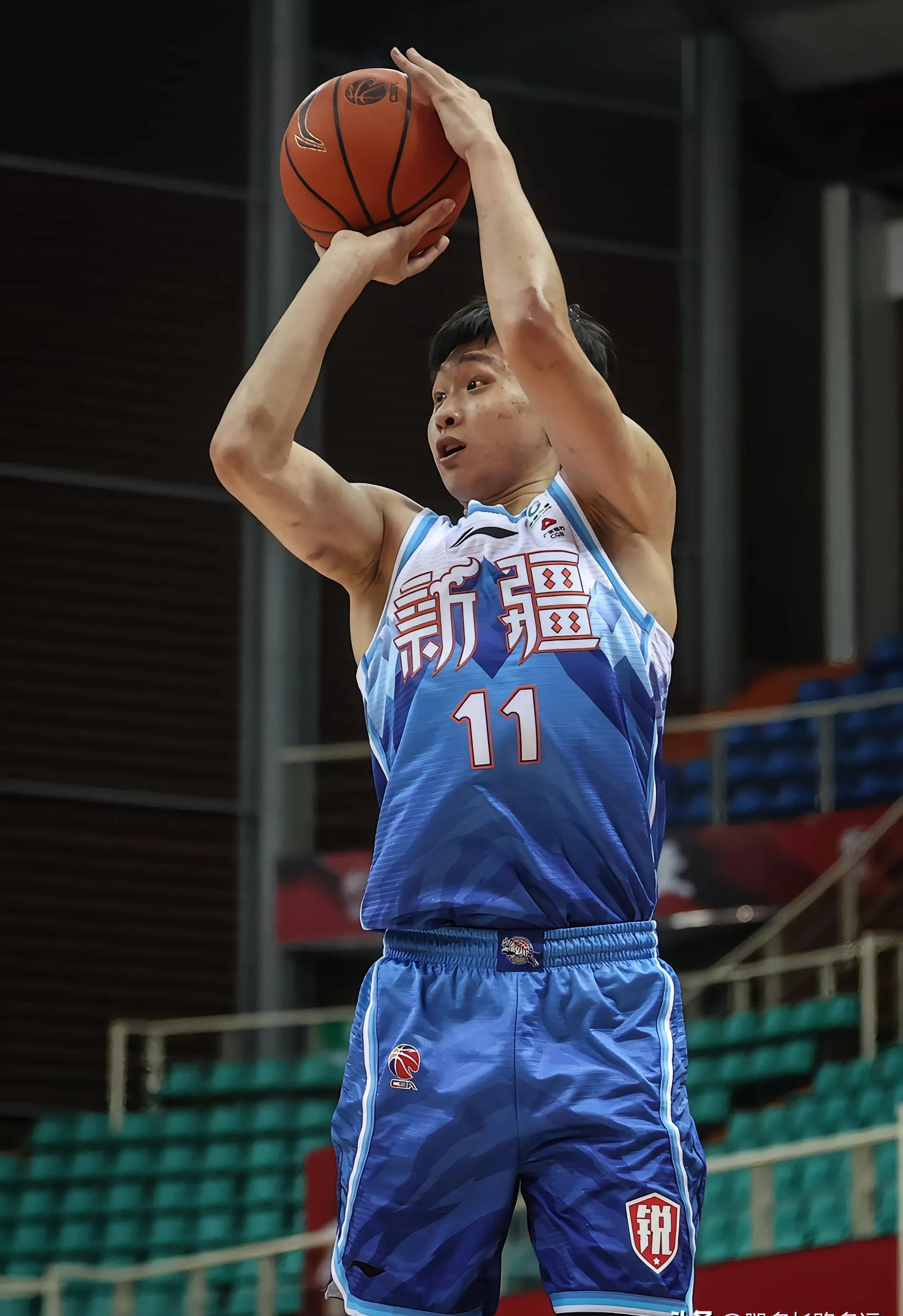 英雄联盟S15比赛时间-包含阿斯顿维拉赛后防线松动，志在CBA常规赛名次提升，目标明确，临场指挥获称赞的词条